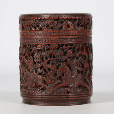 Covered box carved with warriors 19th century Chinese work