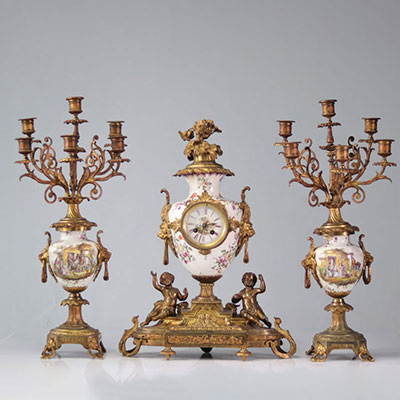 Imposing pendulum and candelabra set in porcelain and bronze