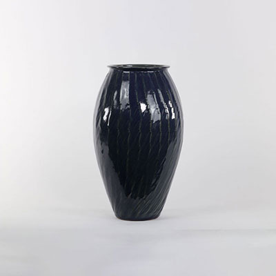 CHARLES HAIR, France, XXe, Grand vase en céramique - bleu strié - signé