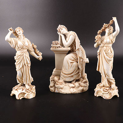 Lot de 3 porcelaines décor antique