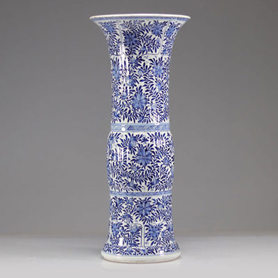 Grand vase en porcelaine de chine blanc bleu