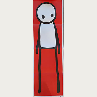 STIK (Anglais-Né dans les années 80) Standing Figure (rouge) - 2015 Lithogrpahie offset en couleurs Signé par l’artiste au feutre
