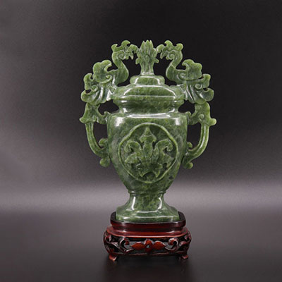 Vase en jade vert chine république 