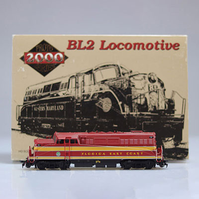 Proto series 2001 locomotive / Reference: 8355 / Type: BL2