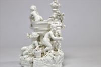 Group made in porcelain from Tournai (BE), allegory of the grape harvest from the 18th century