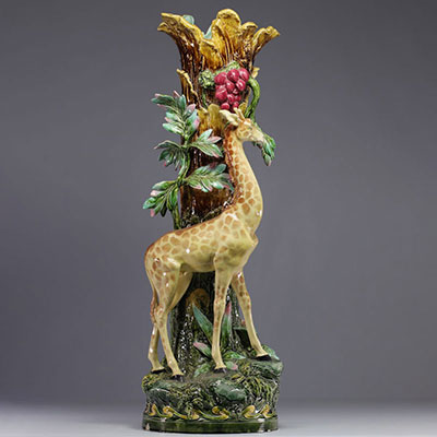 Imposant vase en barbotine à la girafe, céramique émaillée à décor floral, fin XIXe siècle.