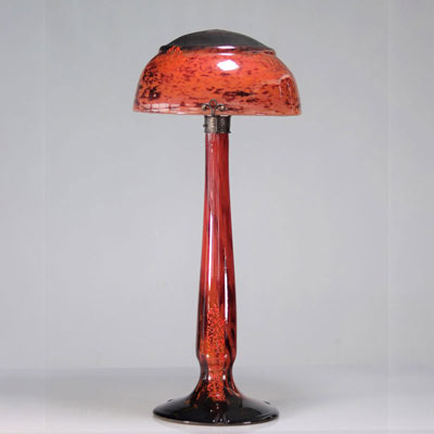 Daum Nancy - impressive lamp in shades of red