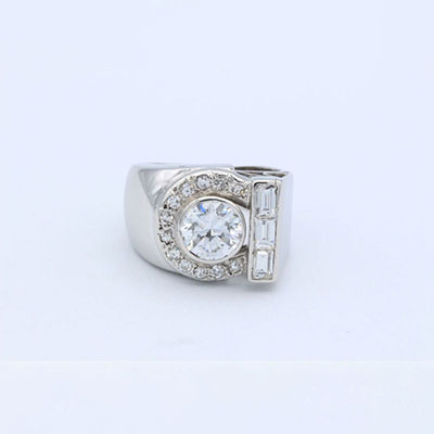 Contemporary ring in 18K white gold, set with diamonds (including a central 1.40 carat)