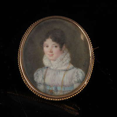 Miniature mounted in bronchus portrait of a young woman 19th signed and dated 1825 (accident)