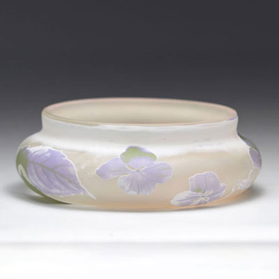 Emile Gallé multi-layer bowl decorated with flowers