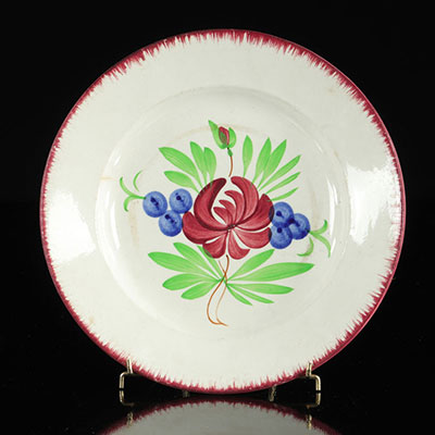 Longwy plate decorated with flowers 19th