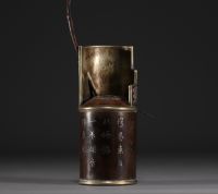 Vietnam - Pipe à eau à Opium en cuivre et incrustations d'argent, vers 1900.