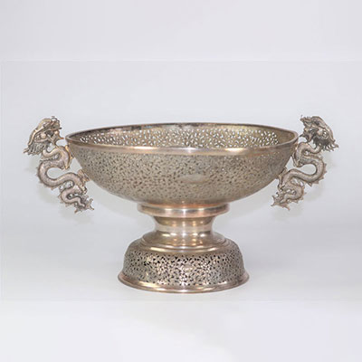 China important silver table centerpiece with dragon decoration