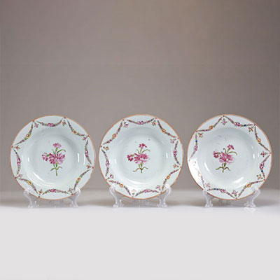 Assiettes (3) porcelaines XVIIIème famille rose
