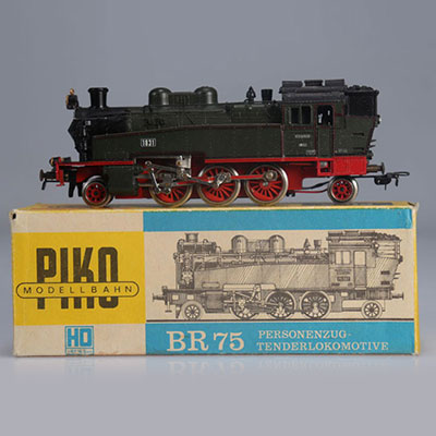 Locomotive Piko / Référence: 190 16 1 / Type: BR75 tenderlokomotive 1831