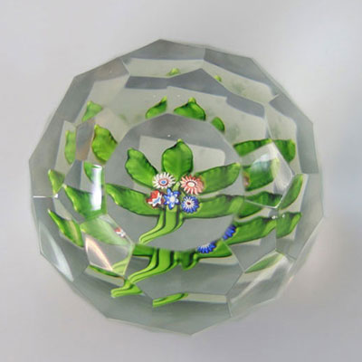 Saint-Louis 19th century paperweight, 5 leaves and 5 florets, 41 facets
