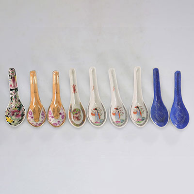 Spoons (9) in Chinese porcelain various decorations