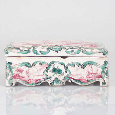Late 18th century earthenware covered box