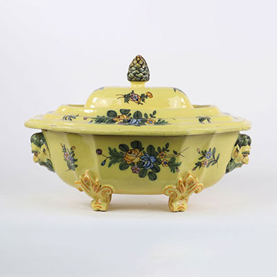 Marseille earthenware vegetable? with floral decoration, lid topped with a bread apple