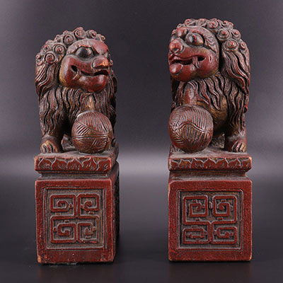 中国 - 一对中国犬（哈巴狗） - 木雕