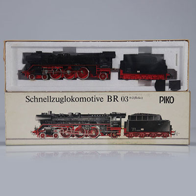 Locomotive Piko / Référence: 5 6334 / Type: Schnellzuglokomotive BR 03 (0-2) / 032157-0
