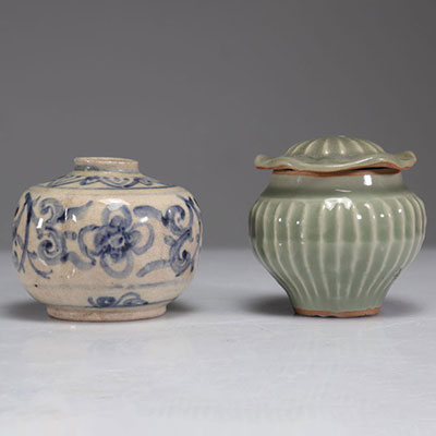 Pots (2) en porcelaines céladon XVIIIème