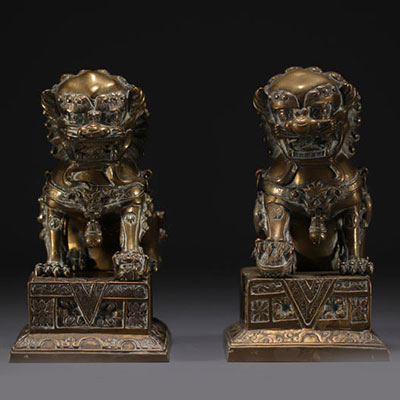 Chine - Paire de Lions de Fô en bronze.