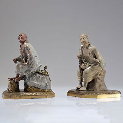 Encriers brûles parfums d'époques Louis XV personnages Japonais sur socles en bronze doré.