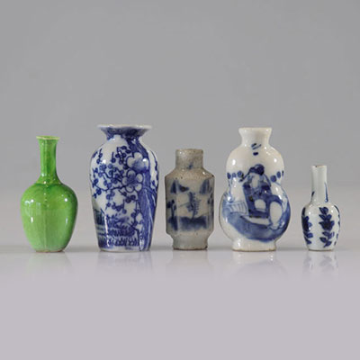 Lot of 5 miniature vases in 18th century Chinese porcelain