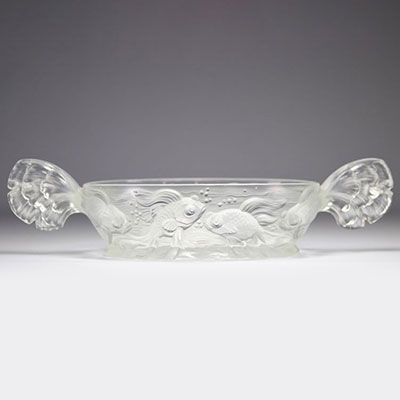 VERLYS (1925-1946) Opalescent moulded glass oval planter decorated in relief with fish, with tails forming the handles