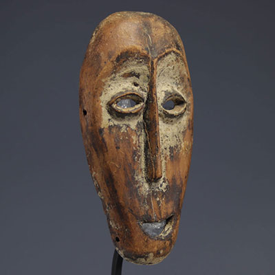 LEGA mask, ground floor, carved wood, traces of pigments
