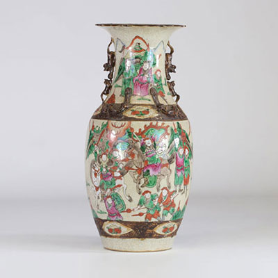 Chine vase en porcelaine de Nankin 19ème décor de guerriers