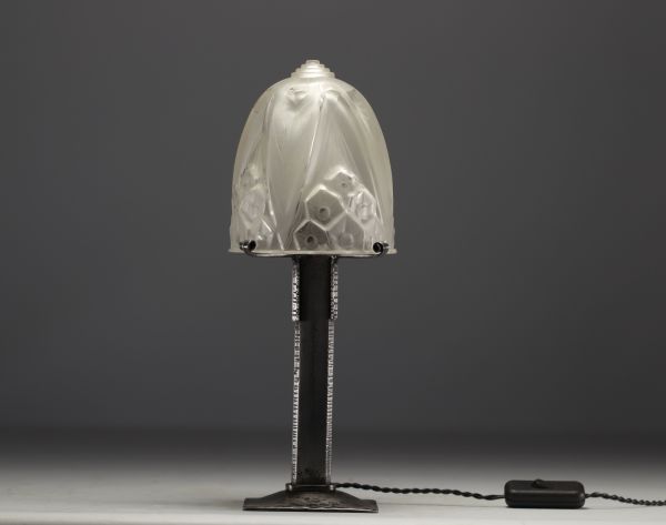 Muller Frères Lunéville - Lampe Art Déco, globe en verre à décor géométrique.