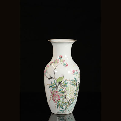 Chine - Vase en porcelaine de chine - famille rose