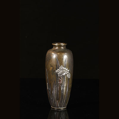日本-明治嵌花饰铜花瓶