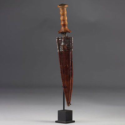 Mangbetu knife wooden handle and scabbard