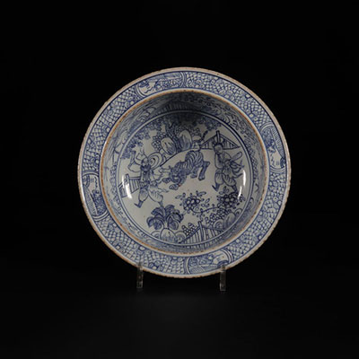 China blue white basin decorated with characters and tiger Qing period