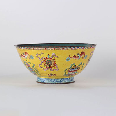 Cloisonne enamel bowl on a yellow background decorated with bats Qianlong brand Qing period