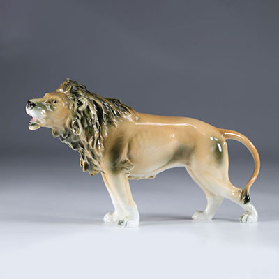 Sitzendorf lion en porcelaine