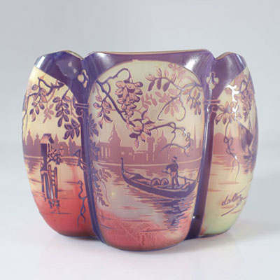 Vase DEVEZ décor gravé de venise dans 4 réserves