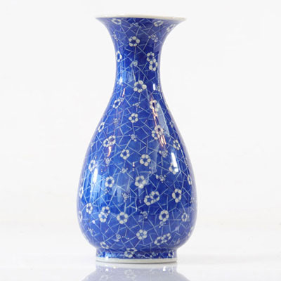 Vase en porcelaine asiatique