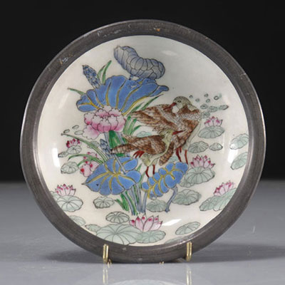 Chinese plate with floral decoration and birds