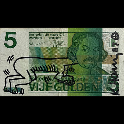 Keith Haring. Dessin eu feutre sur un billet de 5 gulden de la Nederland Bank. Signé « K.Haring ». Daté 87.