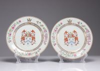 Assiettes (4) en porcelaines de la famille rose décor d'armoirie XVIIIème