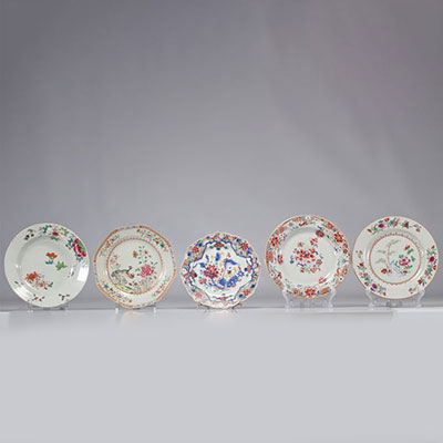 (5) Assiettes en porcelaine de la famille rose du XVIIIe siècle