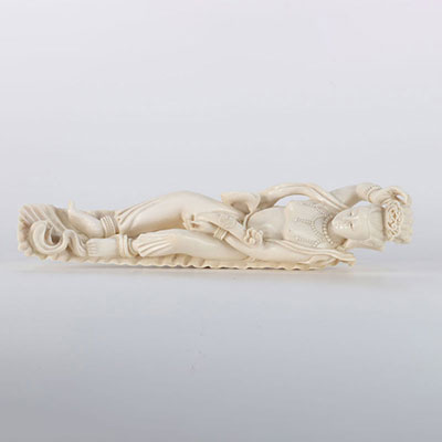 China Guanyin elongated in carved ivory circa 1900