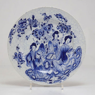 Chinese porcelain plate decorated with young women