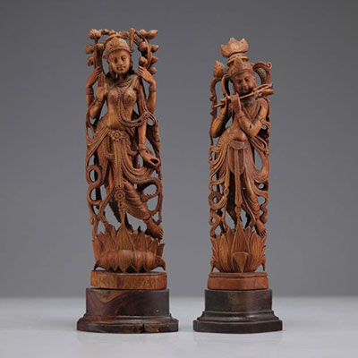Paire de statuettes (homme & femme) en bois finement sculptés, Inde, 19ème – 20ème