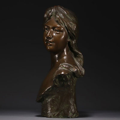 Jef LAMBEAUX (1852-1908) Buste de jeune femme en bronze