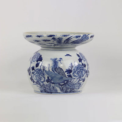China, 18th century, Chinese porcelain spittoon, shades of blue white with floral decoration